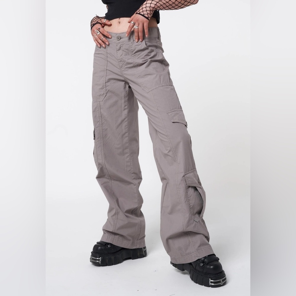 minga london grey low rise baggy cargo pants